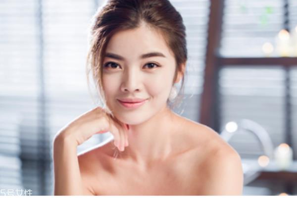 护发精油有用吗 护发精油的正确用法 护发精油有用吗 护发精油的正确用法