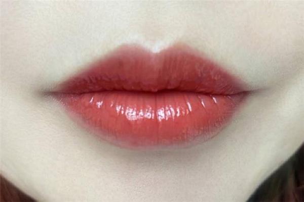 迪奥524适合素颜涂吗 迪奥524口红颜色好看吗 迪奥524适合素颜涂吗 迪奥524口红颜色好看吗