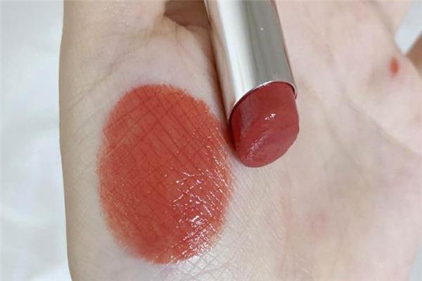 迪奥524适合素颜涂吗 迪奥524口红颜色好看吗 迪奥524适合素颜涂吗 迪奥524口红颜色好看吗