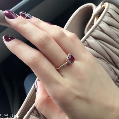 红宝石戒指一般多少钱 看宝石品质决定 红宝石戒指一般多少钱 看宝石品质决定