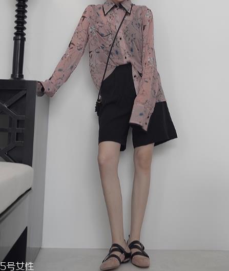 绑带鞋怎么搭配?秒变街拍女神 绑带鞋怎么搭配?秒变街拍女神