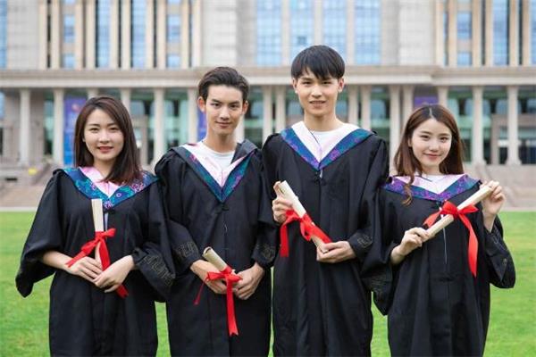 学士服有大小号吗 学士服码数 学士服有大小号吗 学士服码数