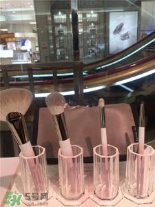 白凤堂樱花限定套刷多少钱?白凤堂樱花限定套刷怎么样? 白凤堂樱花限定套刷多少钱?白凤堂樱花限定套刷怎么样?