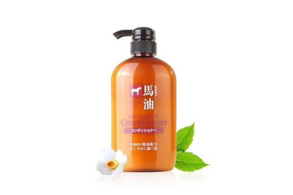 护发素抹在头皮上会怎么样 护发素抹头皮的危害 护发素抹在头皮上会怎么样 护发素抹头皮的危害