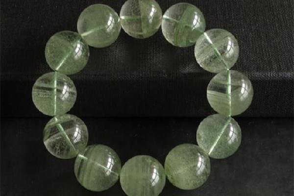 绿幽灵会越戴越绿吗 绿幽灵戴久了会有变化吗 绿幽灵会越戴越绿吗 绿幽灵戴久了会有变化吗