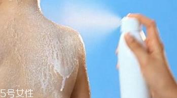 穿外套了还需要防晒吗 肤色深浅会影响防晒吗 穿外套了还需要防晒吗 肤色深浅会影响防晒吗