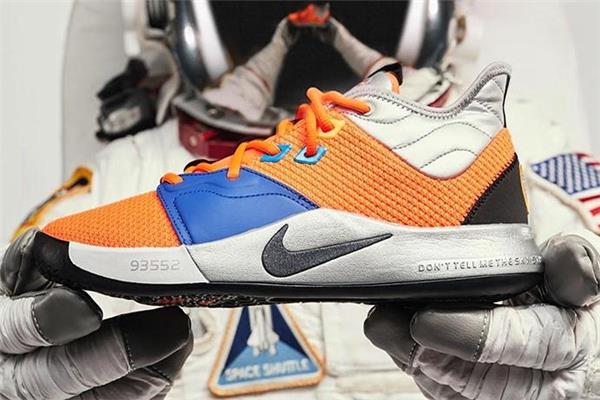 耐克pg3和pg2的区别 脚感轻便很多 耐克pg3和pg2的区别 脚感轻便很多