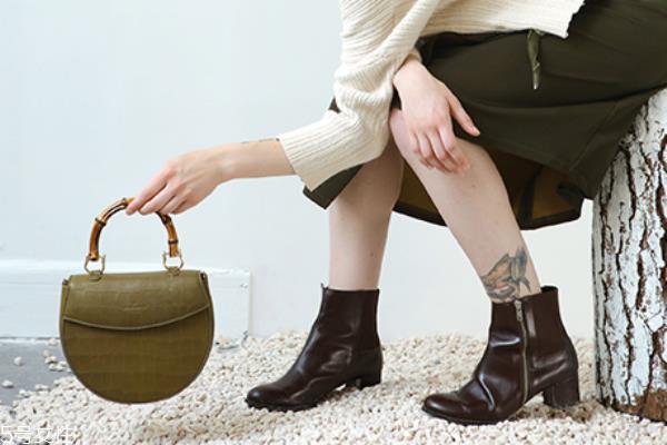 皮包掉皮怎么修复 学会使用鞋粉 皮包掉皮怎么修复 学会使用鞋粉