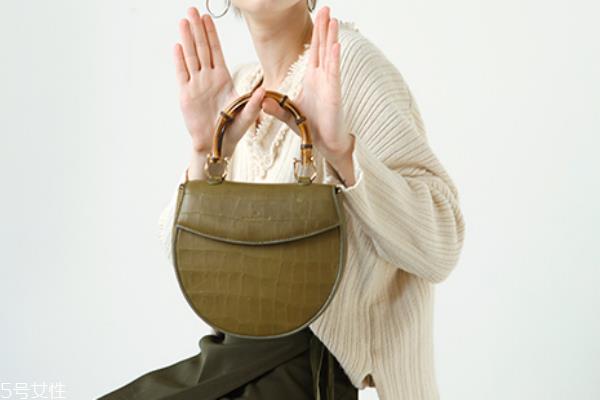 皮包掉皮怎么修复 学会使用鞋粉 皮包掉皮怎么修复 学会使用鞋粉