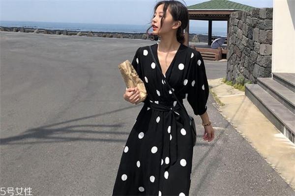 秋季复古女装搭配图片 这个秋天别具风采 秋季复古女装搭配图片 这个秋天别具风采