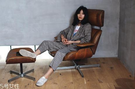 秋季复古女装搭配图片 这个秋天别具风采 秋季复古女装搭配图片 这个秋天别具风采