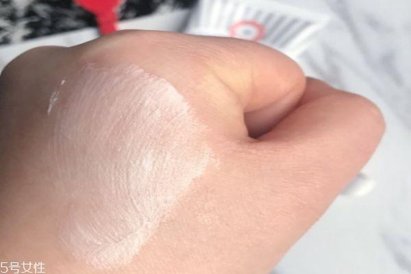 急救美人修复面霜搓泥 要先进行乳化 急救美人修复面霜搓泥 要先进行乳化