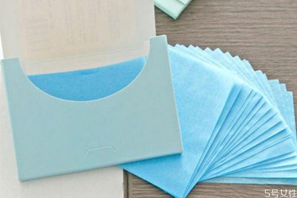 吸油纸的作用 护肤后脸油可以用吸油纸吗 吸油纸的作用 护肤后脸油可以用吸油纸吗