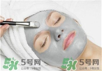 敷面膜有刺痛感是怎么回事?敷面膜有辣辣的感觉 敷面膜有刺痛感是怎么回事?敷面膜有辣辣的感觉