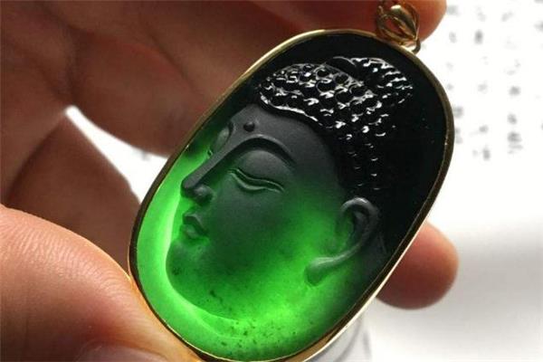 墨翠是翡翠吗 墨翠是什么等级翡翠 墨翠是翡翠吗 墨翠是什么等级翡翠
