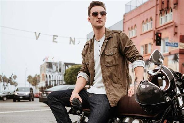 初秋男生穿什么外套好看 初秋男生外套穿搭图片 初秋男生穿什么外套好看 初秋男生外套穿搭图片