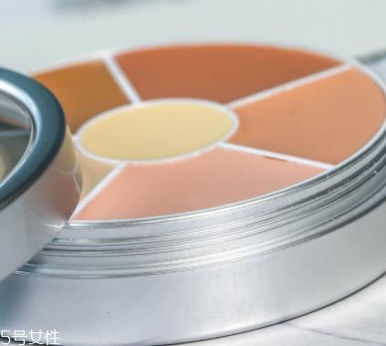 遮瑕膏和遮瑕液哪个好?来看看两者区别 遮瑕膏和遮瑕液哪个好?来看看两者区别