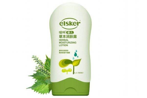 润肤露擦脸会怎么样 润肤露和润肤霜有什么区别 润肤露擦脸会怎么样 润肤露和润肤霜有什么区别