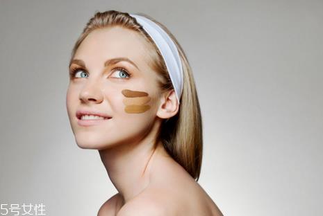 底妆怎么才透亮服帖 底妆是精致妆容的关键 底妆怎么才透亮服帖 底妆是精致妆容的关键