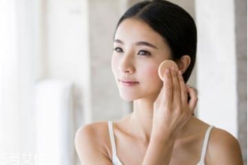 底妆怎么才透亮服帖 底妆是精致妆容的关键 底妆怎么才透亮服帖 底妆是精致妆容的关键