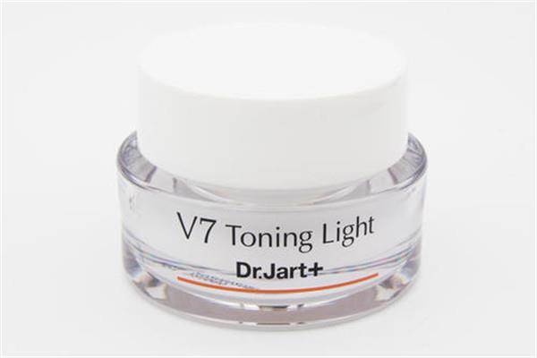 素颜霜可以天天用吗 天天用素颜霜好吗 素颜霜可以天天用吗 天天用素颜霜好吗