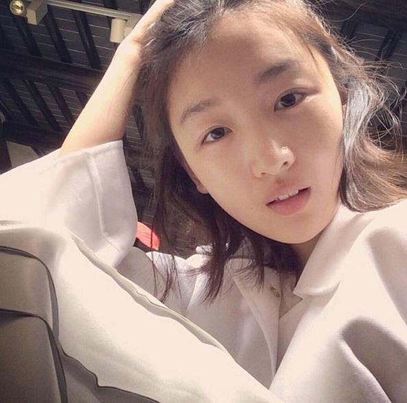 周冬雨割双眼皮?网友:美呆了