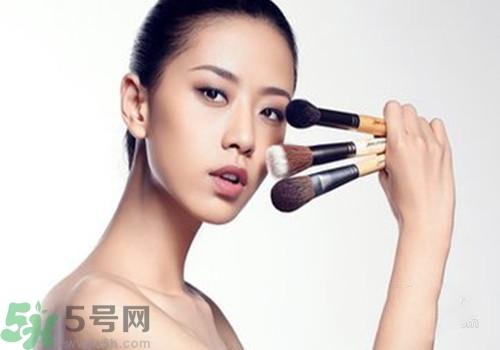 cc霜和bb霜能一起用吗?cc霜和bb霜的使用顺序 cc霜和bb霜能一起用吗?cc霜和bb霜的使用顺序