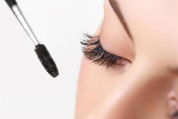 睫毛膏的正确涂法 睫毛膏的作用与效果 睫毛膏的正确涂法 睫毛膏的作用与效果