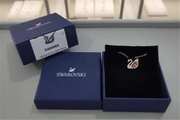 施华洛世奇粉天鹅项链价格 清新又迷人 施华洛世奇粉天鹅项链价格 清新又迷人