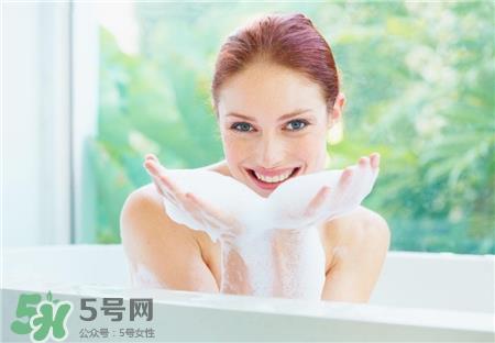 洗澡前敷面膜还是洗澡后?洗澡前敷面膜好吗?