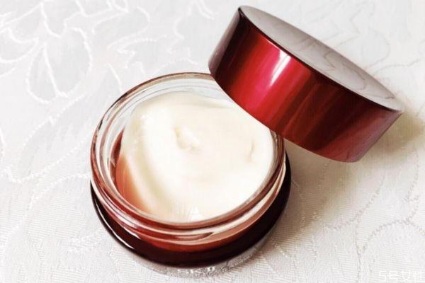 眼霜能放多久 眼霜凝固了还能用吗 眼霜能放多久 眼霜凝固了还能用吗