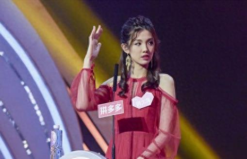 《非诚勿扰》五官精致，身材高挑的女嘉宾