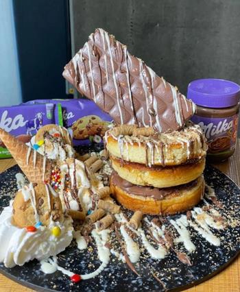 在马桶里吃巧克力冰淇淋?这个甜品创意差点创死我!