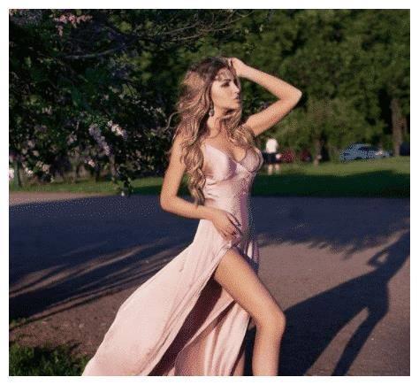 “人间腿精”22岁俄罗斯女模直言:我的梦想是进入中国娱乐圈!