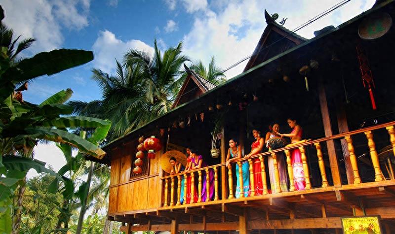 傣族园，全称西双版纳傣族园，位于中国云南省西双版纳橄榄坝