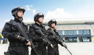 ​我国严令禁枪，但是除了警察和军人以外，这三种人也能合法持枪