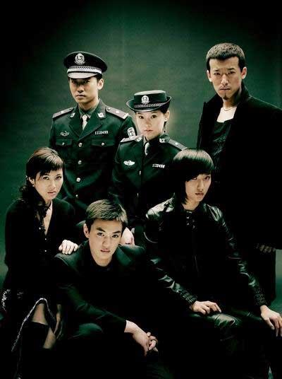 他是左永邦,他又是张亮忠,其实他还是《如懿传》的导演