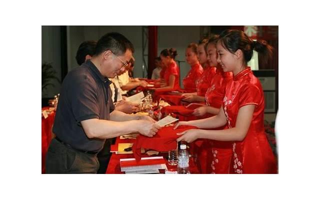 冯唐说:对领导掏心掏肺,都成为了炮灰和背锅侠 冯唐说:对领导掏心掏肺,都成为了炮灰和背锅侠