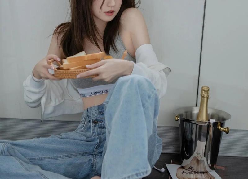 闺蜜和男朋友逛街把我凉一边,目睹闺蜜和我丈夫牵手逛街 闺蜜和男朋友逛街把我凉一边,目睹闺蜜和我丈夫牵手逛街