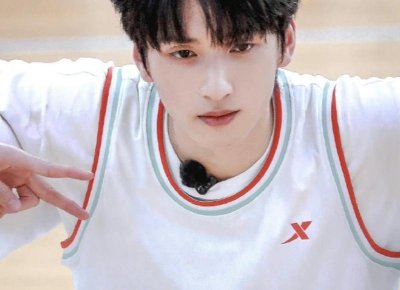 ​和女生晚上聊天怎么开头？和女生开启愉快聊天