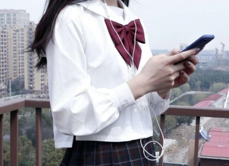 女生暗恋你最准的表现,女生暗恋你最准的表现初中 女生暗恋你最准的表现,女生暗恋你最准的表现初中