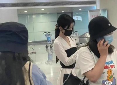 ​女生搞笑图片（女生过年回家前后对比）