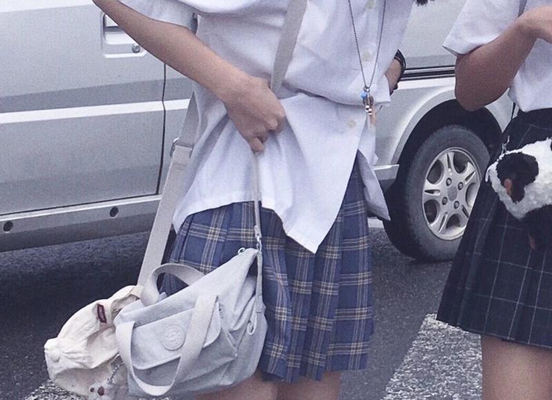 化妆水用完要洗脸吗 化妆水用完要洗脸吗