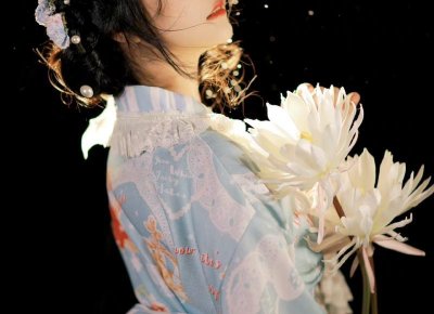 ​女朋友惹你生气了 又哄你怎么办