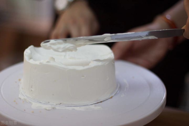 稀奶油就是动物奶油吗（稀奶油喝淡奶油的区别）