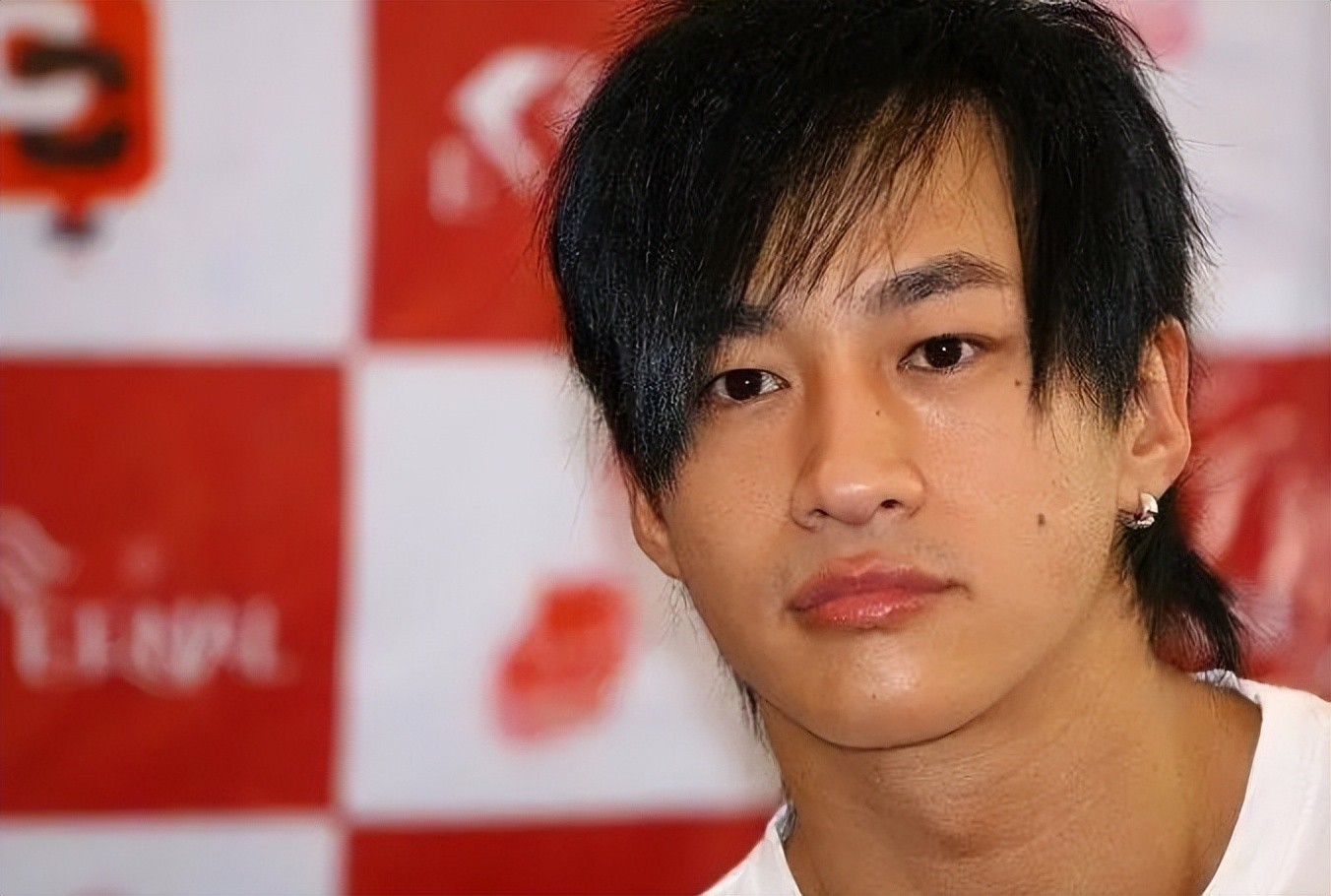 何润东的“浪子回头”,和他的人生浮沉史