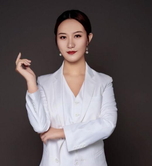 48岁闫妮暴瘦30斤惊艳春晚:明星说瘦就瘦的秘籍大揭秘!(建议收藏)