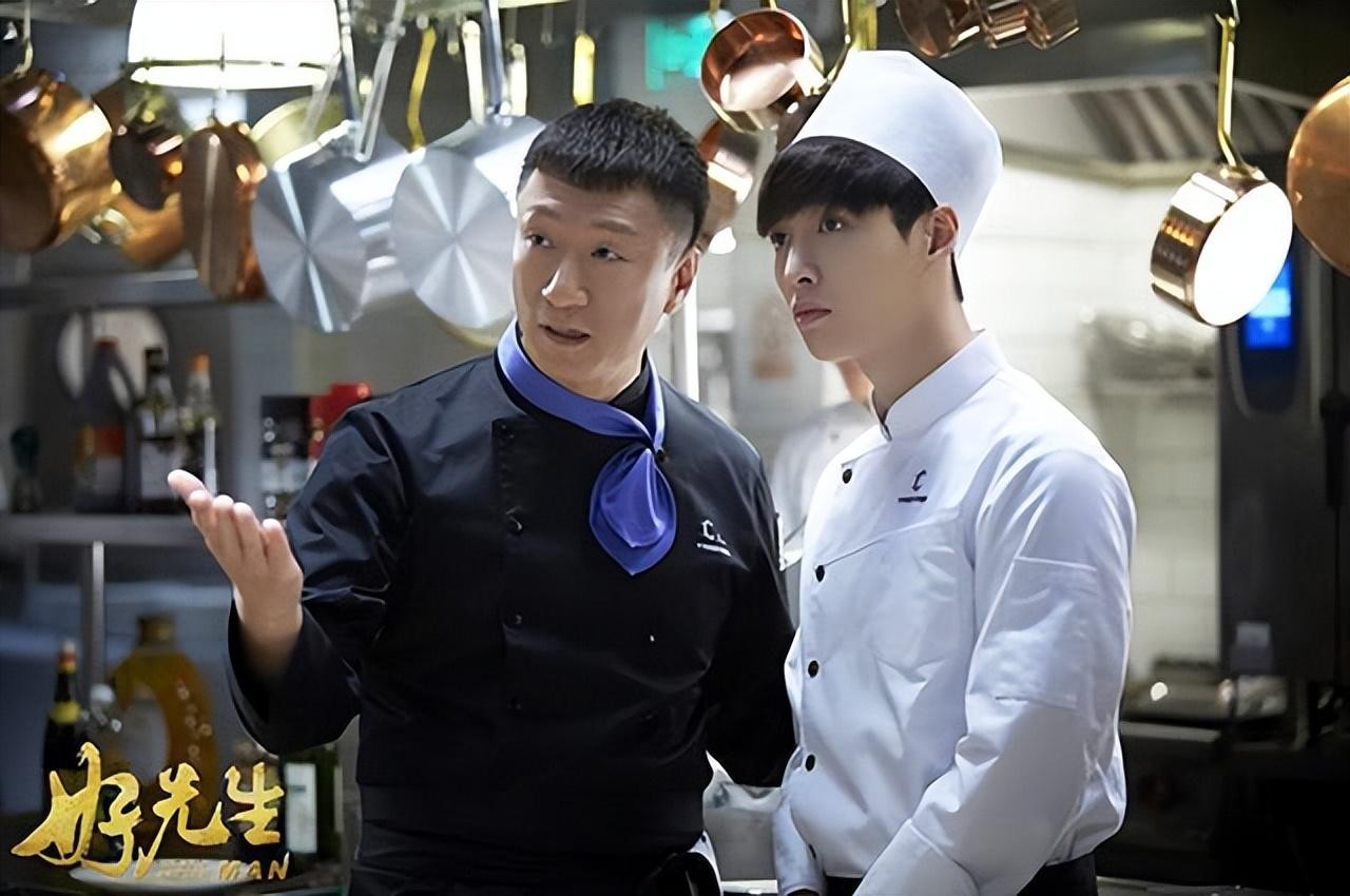 “努力标杆”张艺兴:背后的男人帮到底多强?任何顶流都无法代替