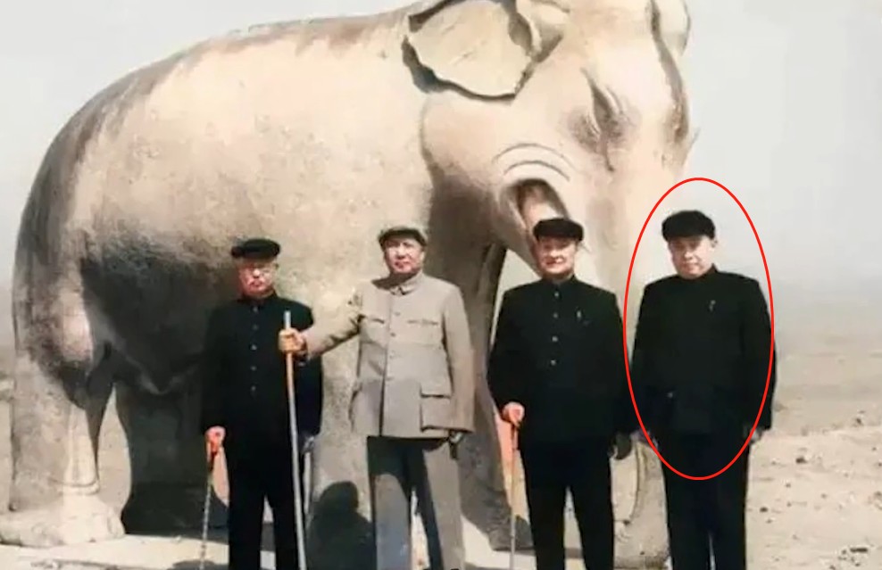 “努力标杆”张艺兴:背后的男人帮到底多强?任何顶流都无法代替