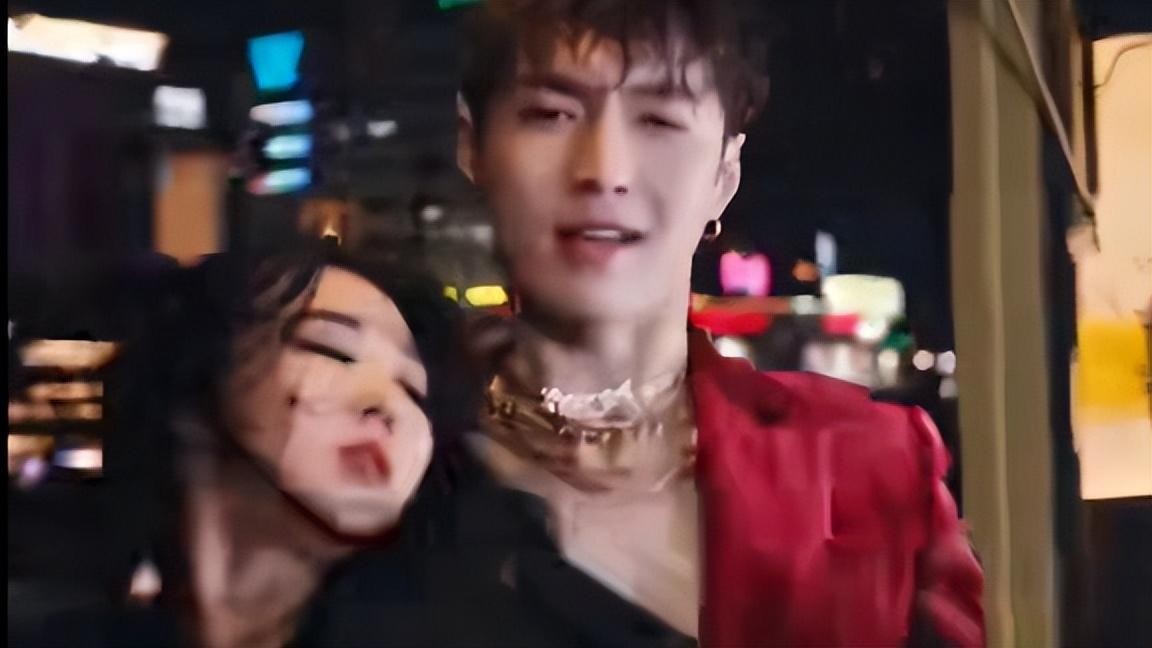 “努力标杆”张艺兴:背后的男人帮到底多强?任何顶流都无法代替